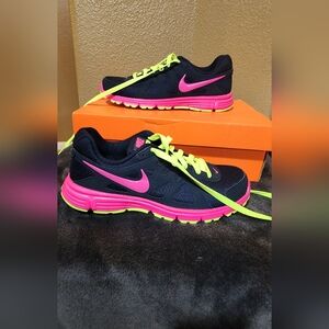 Nike Revolution 2 women Sneakers  Pink Swoosh & Neon Yellow Laces Size 8